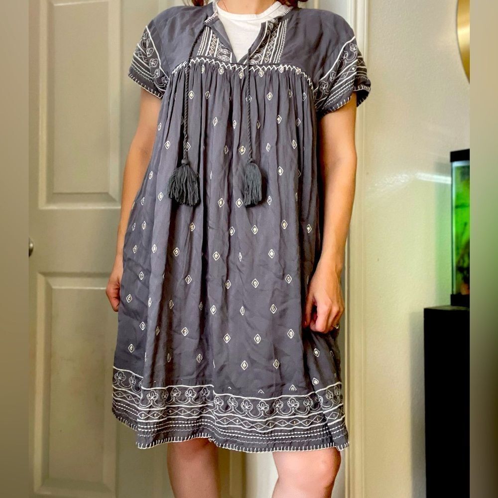 Sundance Embroidered Aura Gray Short Sleeve Dress Boho Sequins Size Large Petite